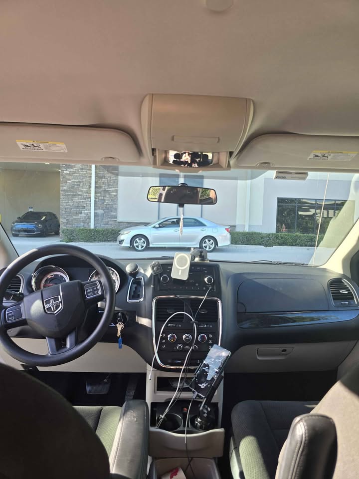 2014 Dodge Grand Caravan – 3.6L Gasoline – 71,000 Miles - photo 1