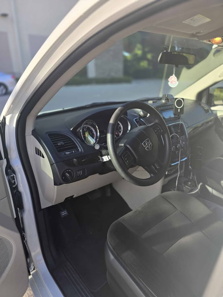 2014 Dodge Grand Caravan – 3.6L Gasoline – 71,000 Miles - photo 8