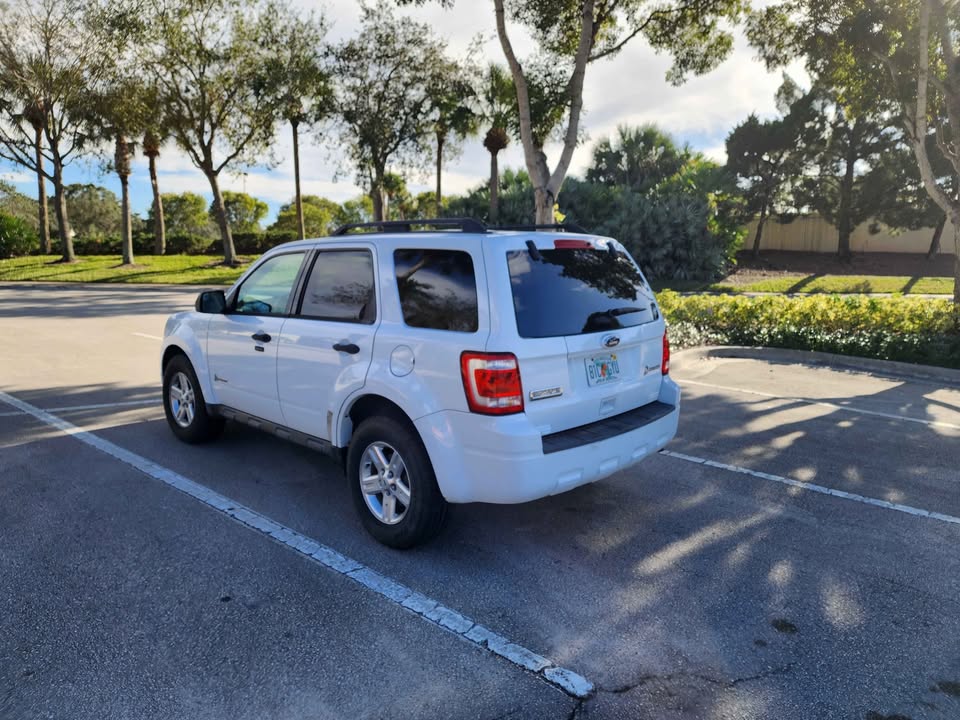 2011 Ford Escape Hybrid 4x4 – 57,000 Miles - photo 2
