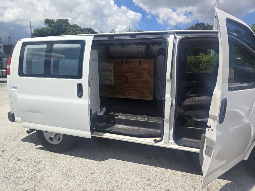 Chevrolet Express 2500