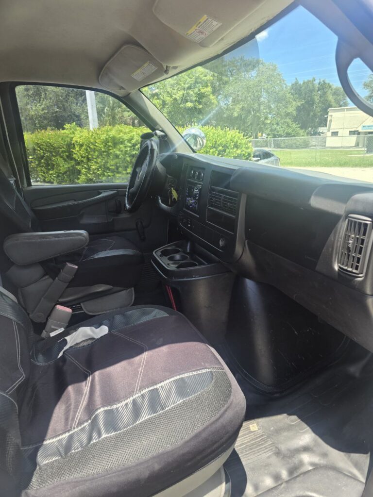 Chevrolet Express 2500