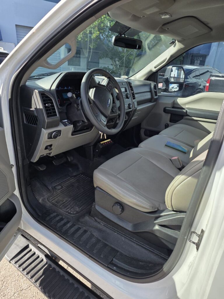 2018 Ford F-250 Animal Control Truck – 6.2L V8 Gasoline – 115,000 Miles - photo 12