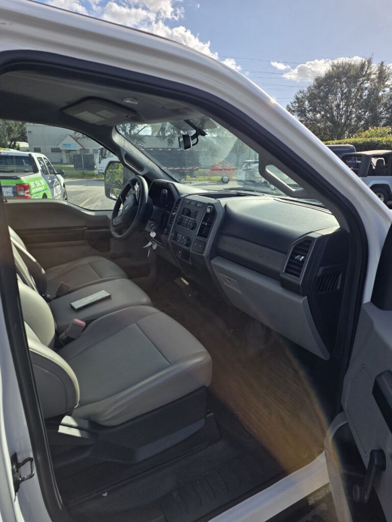 2018 Ford F-250 Animal Control Truck – 6.2L V8 Gasoline – 115,000 Miles - photo 4