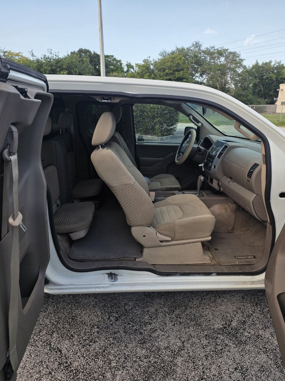 2016 Nissan Frontier SV - Photo 14