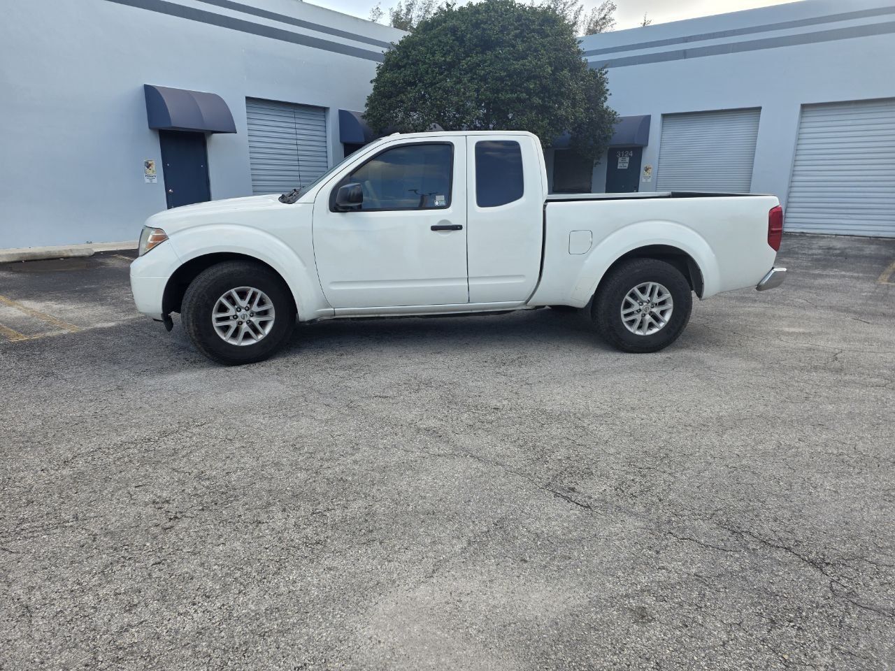 2016 Nissan Frontier SV - Photo 7