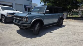 2021 Ford Bronco 2.3L turbo engine, 4WD, soft top, modern interior, backup camera, and great look