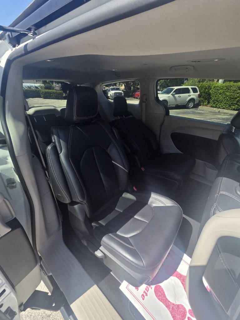 2024 Chrysler Pacifica Plug-In Hybrid Select – 3.6L V6 Plug-In Hybrid - photo 9