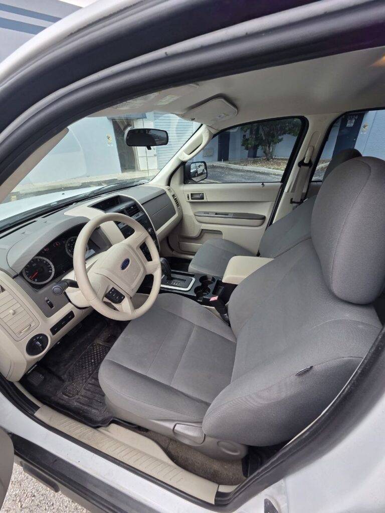 2011 Ford Escape XLS – 2.5L 4-Cylinder - photo 11