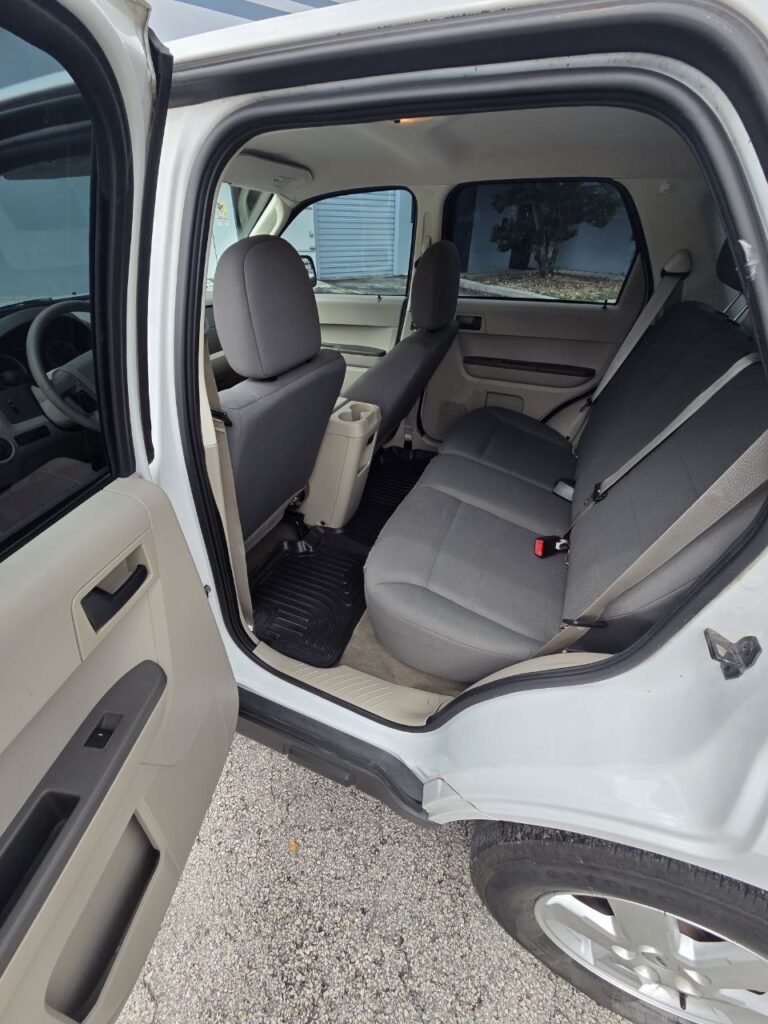 2011 Ford Escape XLS – 2.5L 4-Cylinder - photo 12