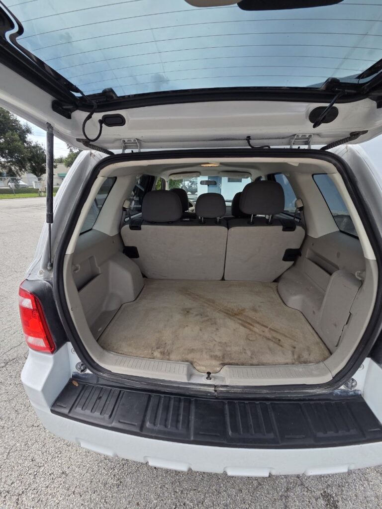 2011 Ford Escape XLS – 2.5L 4-Cylinder - photo 13