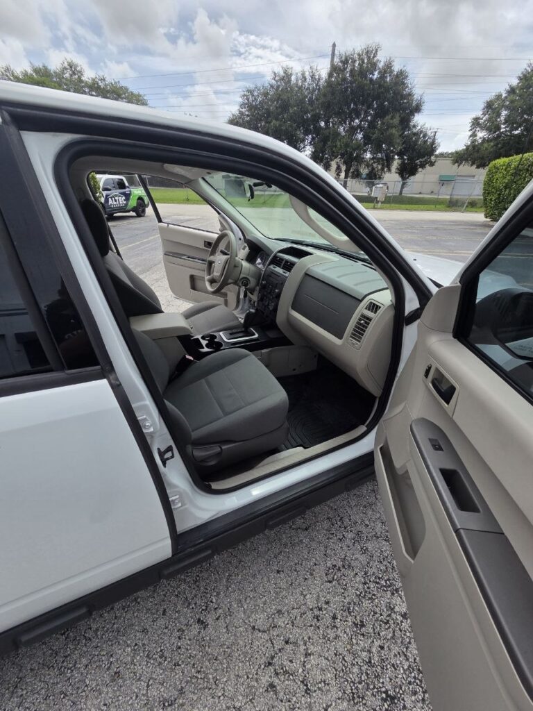 2011 Ford Escape XLS – 2.5L 4-Cylinder - photo 15