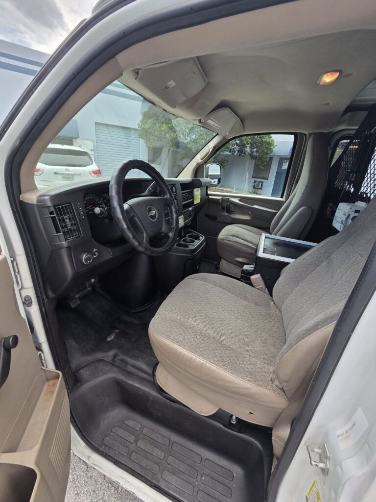 2011 Chevrolet Express 2500 Cargo Van – 4.8L V8 - photo 16