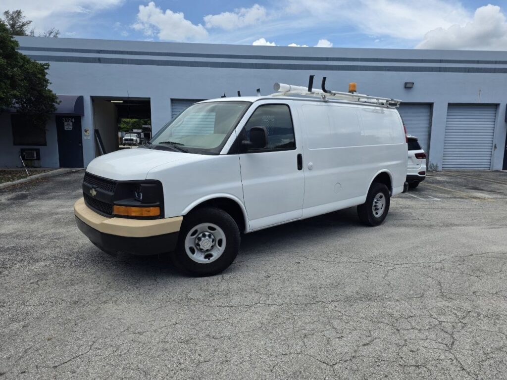 2011 Chevrolet Express 2500 Cargo Van – 4.8L V8 - photo 2