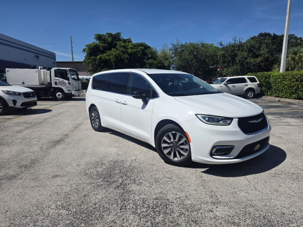 2024 Chrysler Pacifica Plug-In Hybrid Select – 3.6L V6 Plug-In Hybrid - photo 7