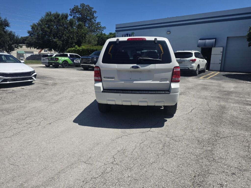 2009 Ford Escape 4WD – 2.5L – 77,000 Miles - photo 6